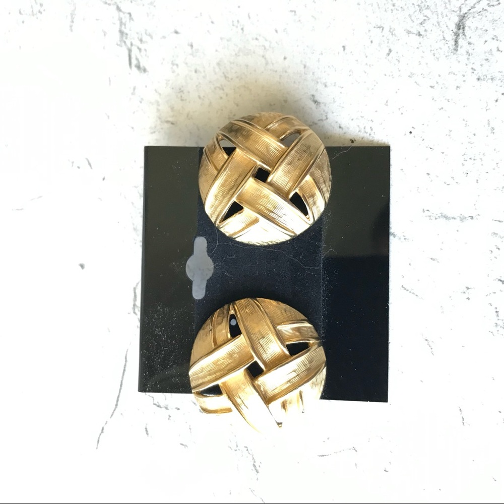 Earrings Round Gold Metal Basket weave